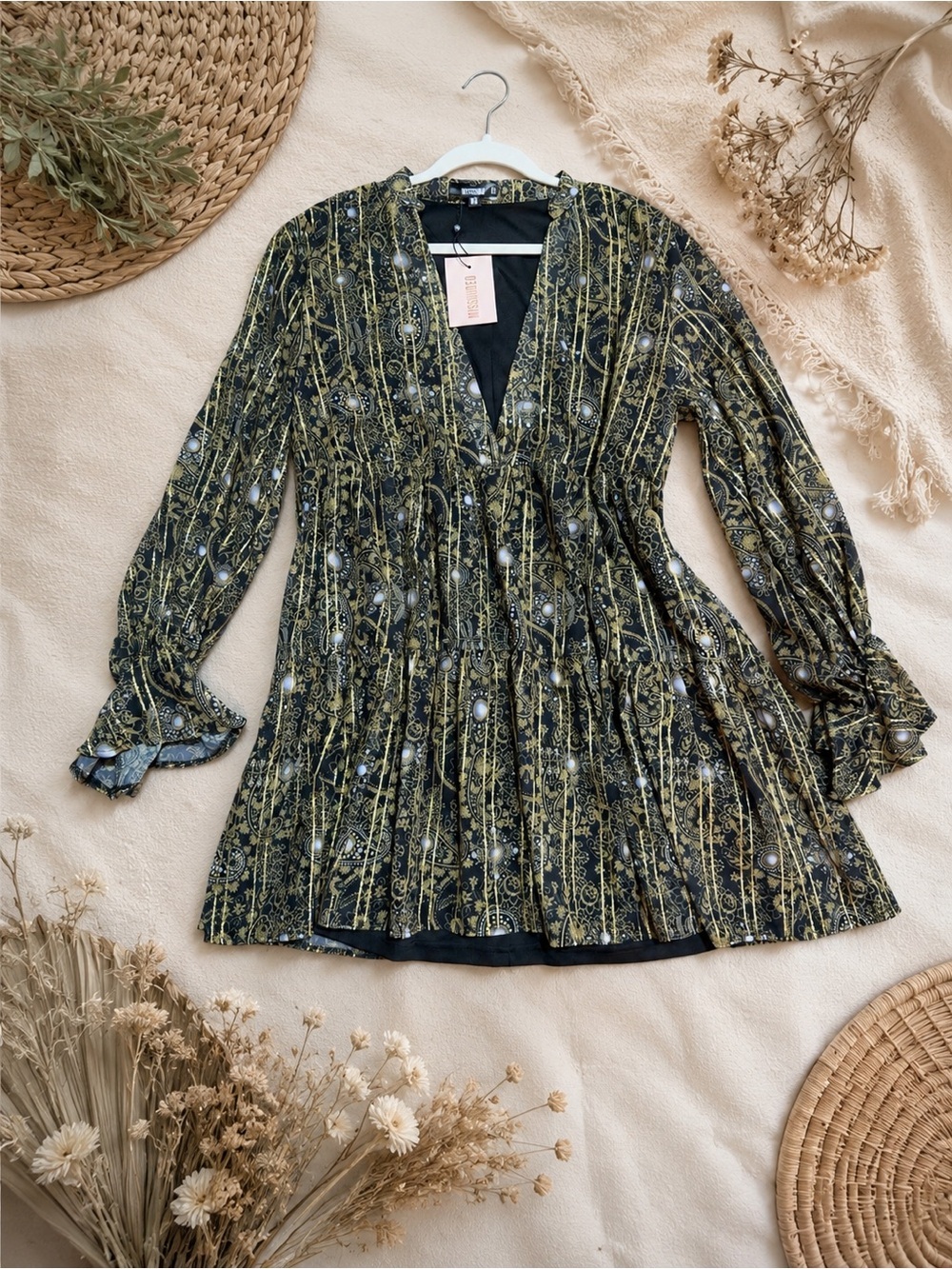 Missguided Black and Gold Long Sleeve Printed Dress